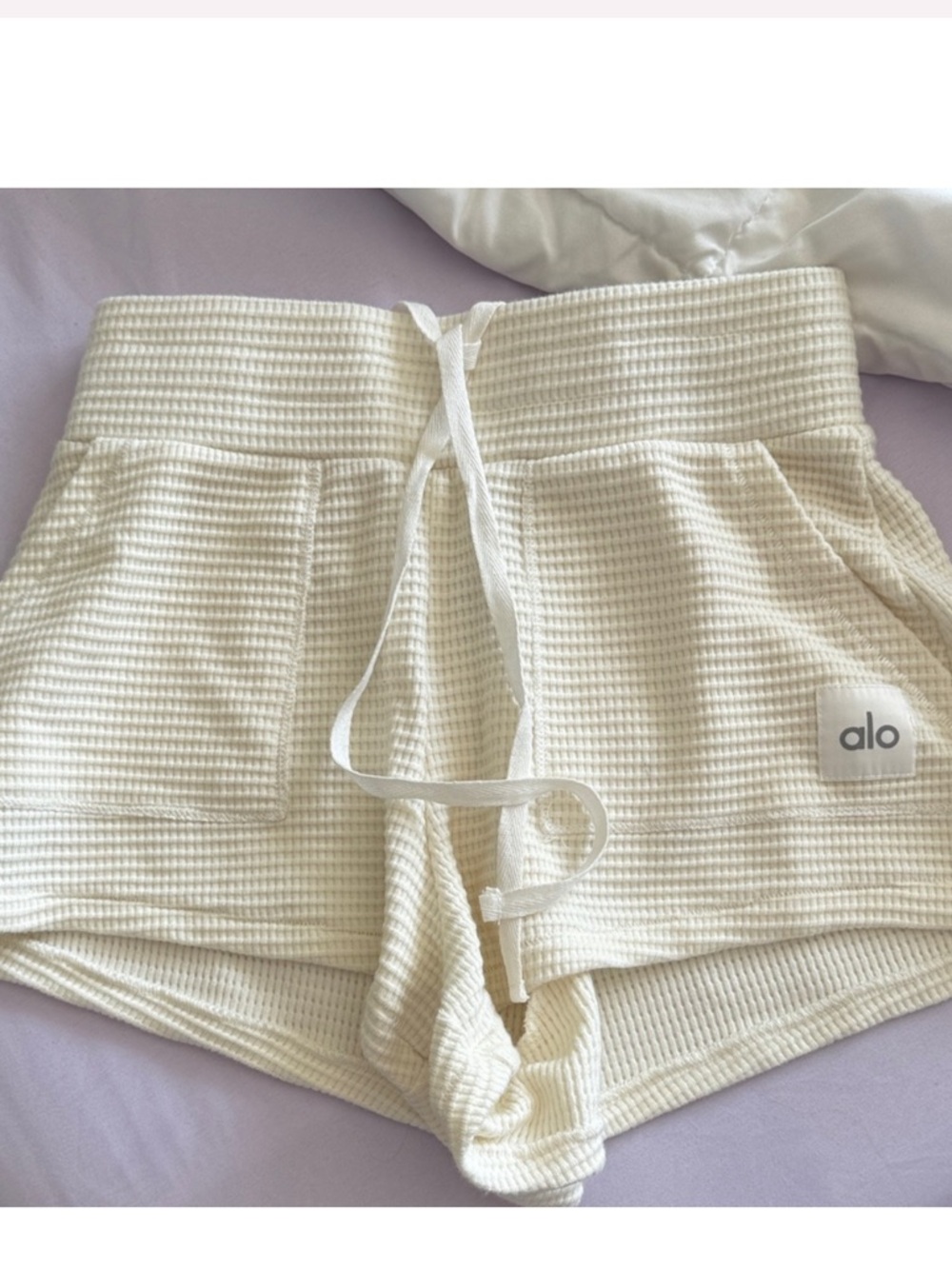 ALO Yoga Women's Cream Athletic Shorts